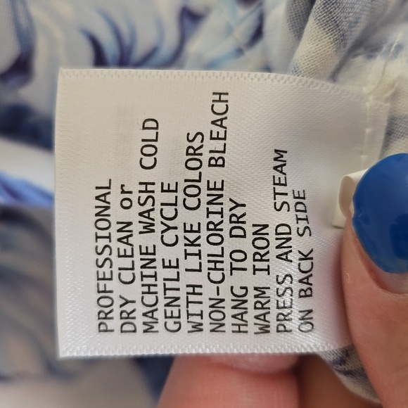 Cynthia Rowley | Blue Floral V Neck Top Size Large - Picture 10 of 10